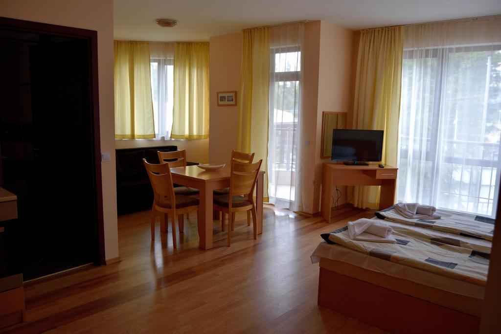 Persey Flora Apartments Borovets Room photo